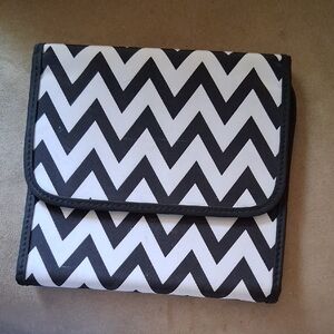 Chevron Pattern Jewelry Or Makeup Organizer